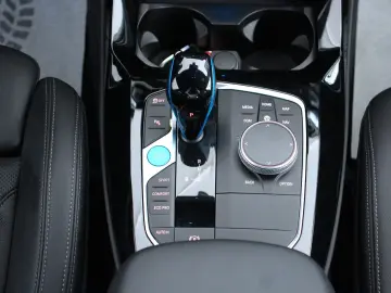 BMW iX3 M Sport (G08)  A-LED SHZ LHZ Memory KAM