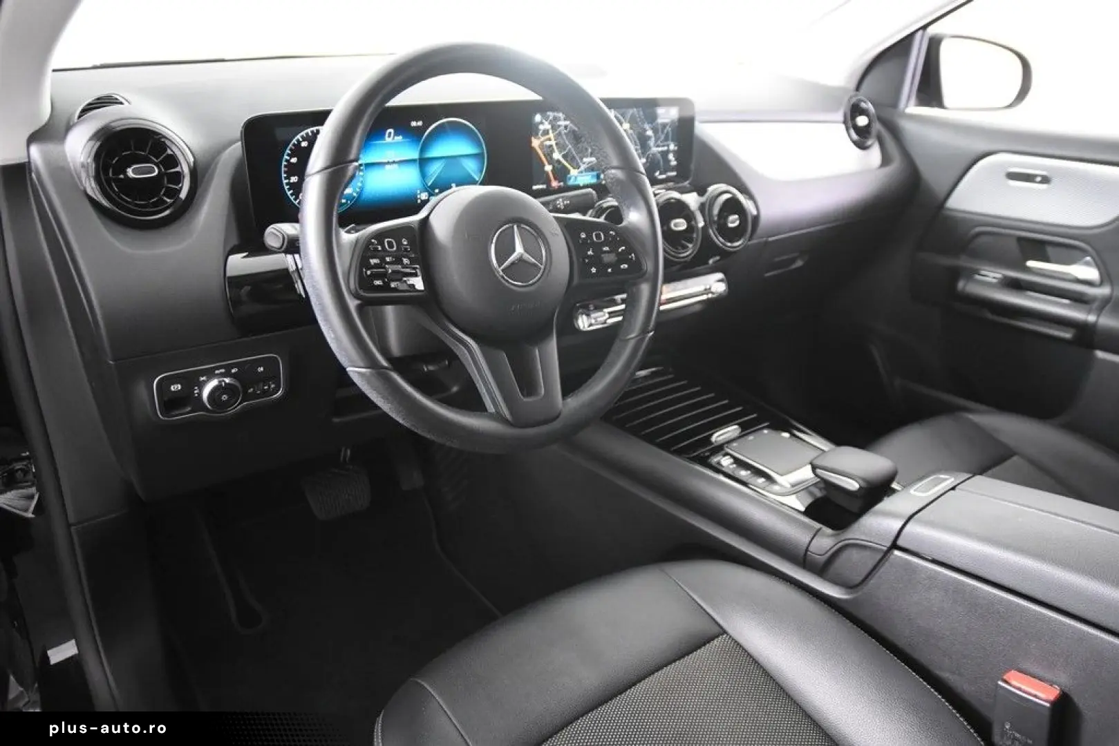 MERCEDES-BENZ GLA 180