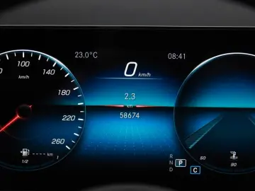 MERCEDES-BENZ GLA 180