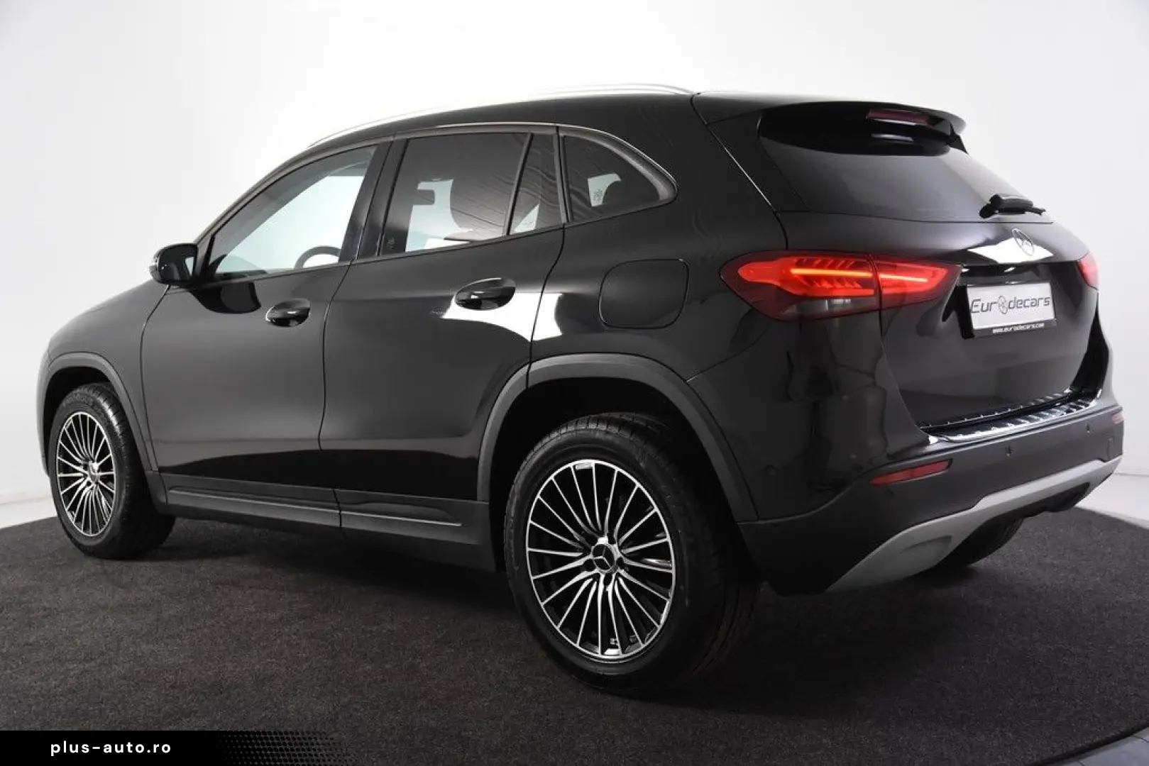 MERCEDES-BENZ GLA 180