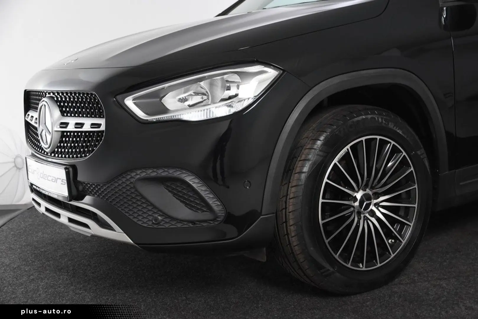 MERCEDES-BENZ GLA 180