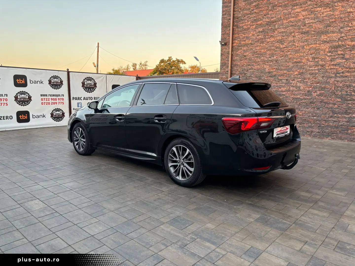 TOYOTA AVENSIS 2015 11