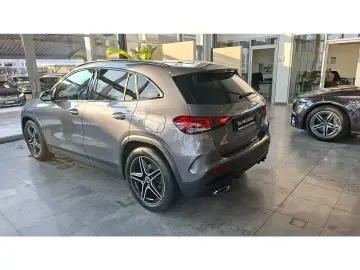 MERCEDES-BENZ GLA 200 AMG