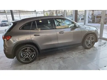 MERCEDES-BENZ GLA 200 AMG