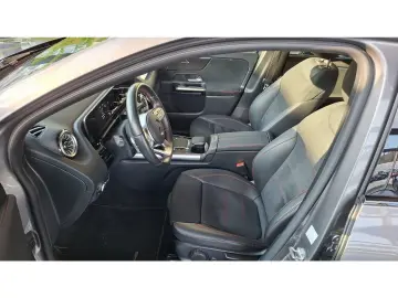 MERCEDES-BENZ GLA 200 AMG