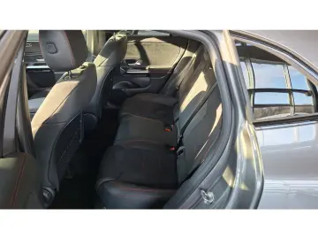 MERCEDES-BENZ GLA 200 AMG