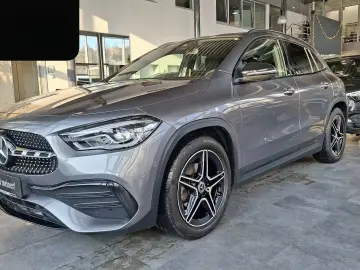 MERCEDES-BENZ GLA 200 AMG
