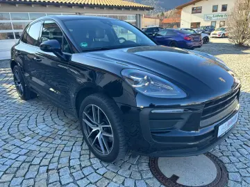 PORSCHE Macan Approved Panorama LED BOSE CarPlay 20