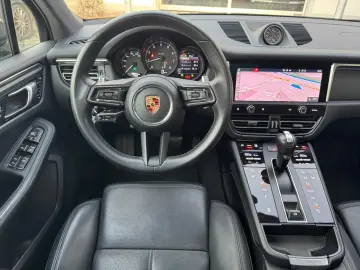 PORSCHE Macan Approved Panorama LED BOSE CarPlay 20