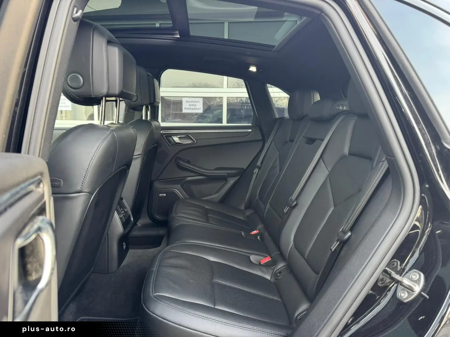 PORSCHE Macan Approved Panorama LED BOSE CarPlay 20