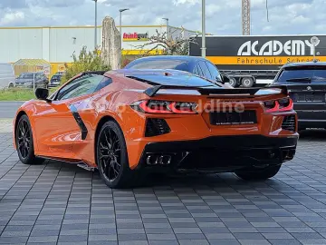 CORVETTE C8 6.2 V8 Stingray 3LT Coupe Targa Deutsch Voll