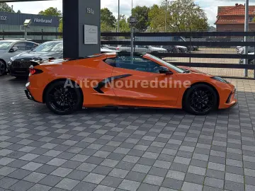 CORVETTE C8 6.2 V8 Stingray 3LT Coupe Targa Deutsch Voll