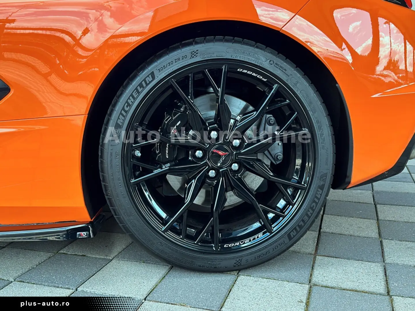 CORVETTE C8 6.2 V8 Stingray 3LT Coupe Targa Deutsch Voll