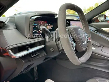 CORVETTE C8 6.2 V8 Stingray 3LT Coupe Targa Deutsch Voll