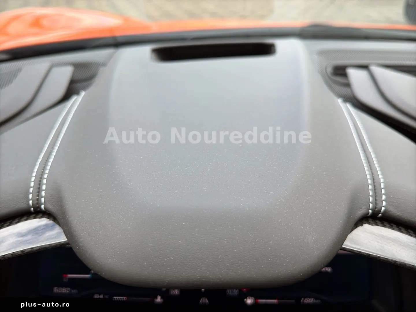 CORVETTE C8 6.2 V8 Stingray 3LT Coupe Targa Deutsch Voll