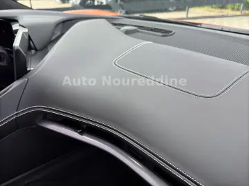 CORVETTE C8 6.2 V8 Stingray 3LT Coupe Targa Deutsch Voll