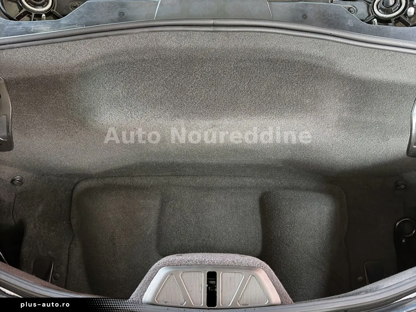 CORVETTE C8 6.2 V8 Stingray 3LT Coupe Targa Deutsch Voll