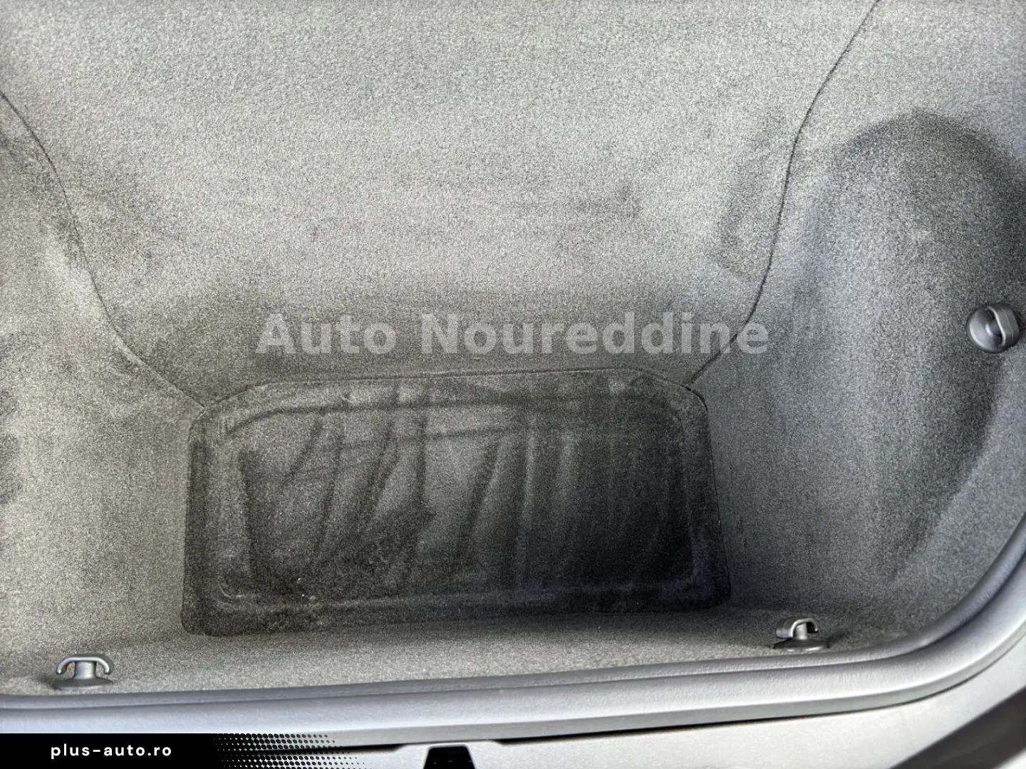 CORVETTE C8 6.2 V8 Stingray 3LT Coupe Targa Deutsch Voll