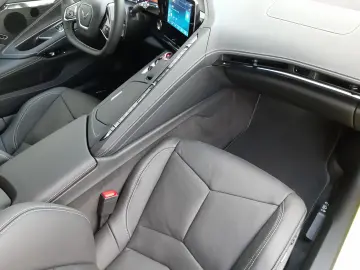 CORVETTE C8 Coupe 2LT 6.2V8 Magnetic Lift Europamodell