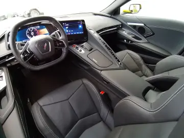 CORVETTE C8 Coupe 2LT 6.2V8 Magnetic Lift Europamodell