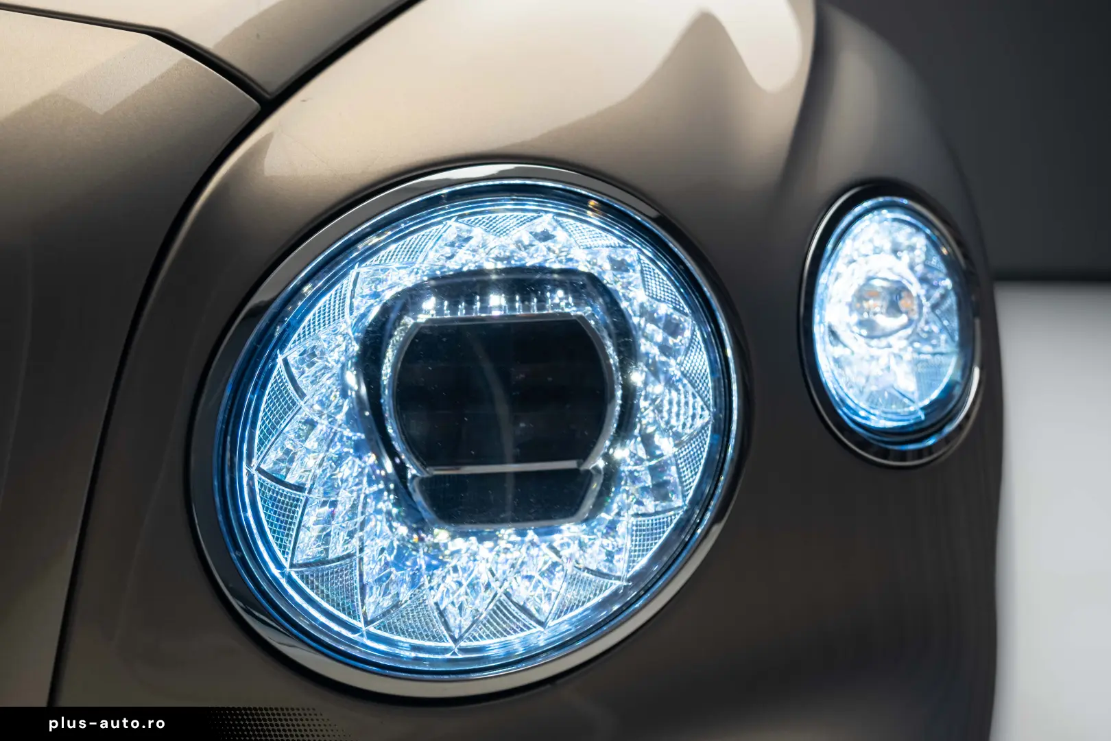 Bentley Flying Spur Hybrid B&O HUD Stoc!!!