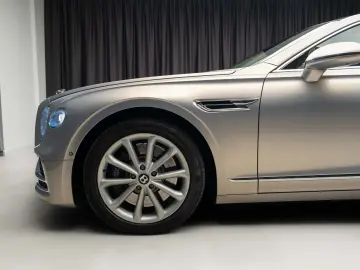 Bentley Flying Spur Hybrid B&O HUD Stoc!!!