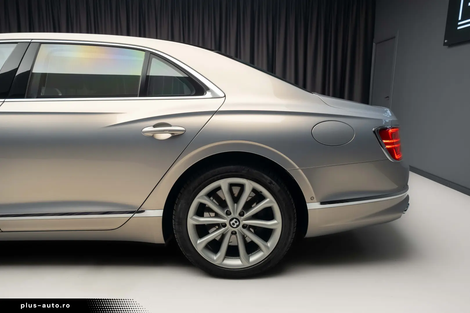 Bentley Flying Spur Hybrid B&O HUD Stoc!!!