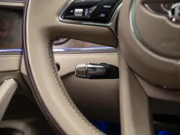 Bentley Flying Spur Hybrid B&O HUD Stoc!!!