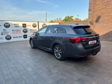 Toyota Avensis 2015 10