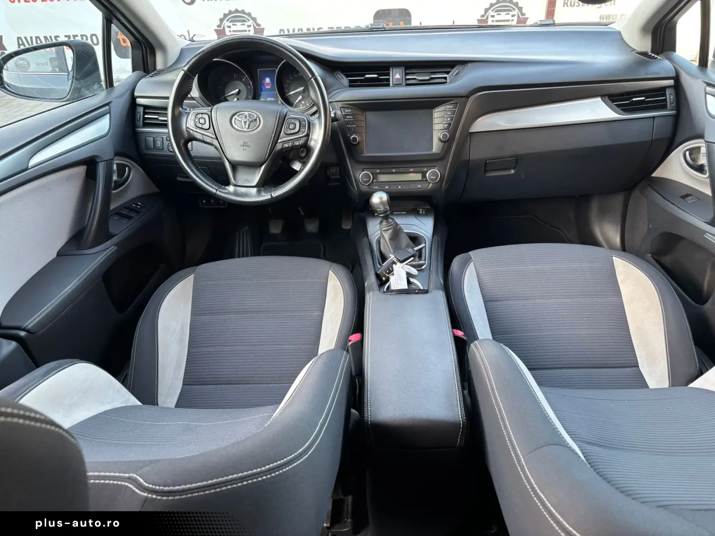 Toyota Avensis 2015 10