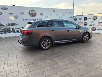 Toyota Avensis 2015 10