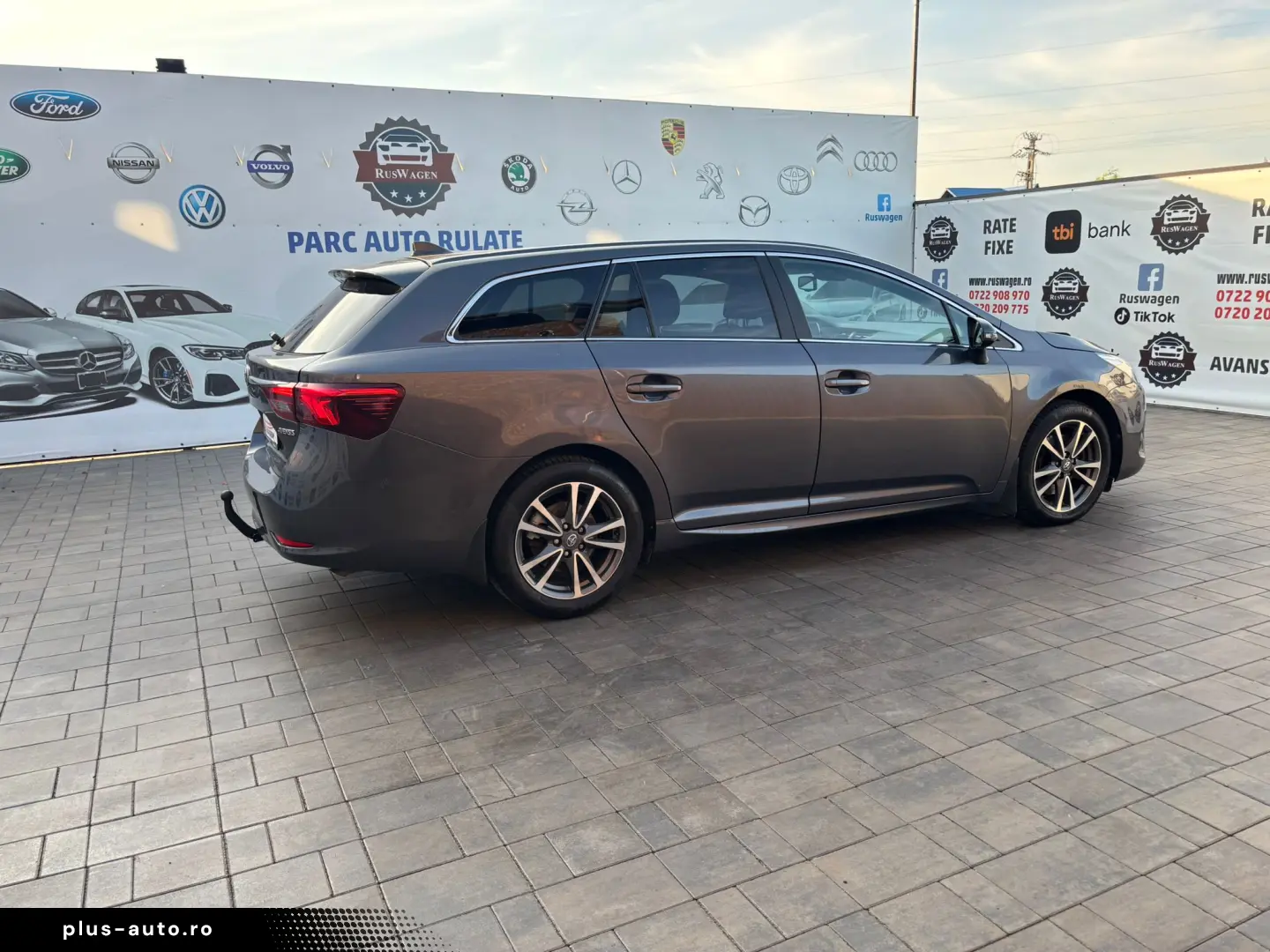 Toyota Avensis 2015 10