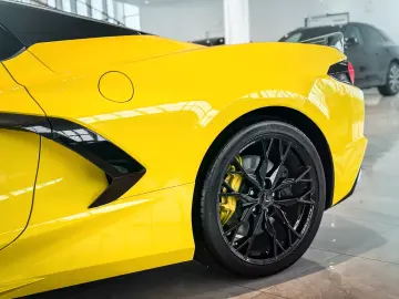 Corvette C8 Stingray Cab 2LT 495hp