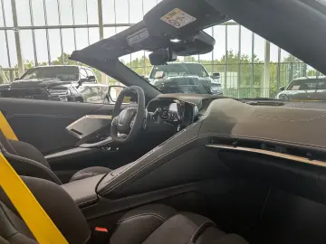 Corvette C8 Stingray Cab 2LT 495hp