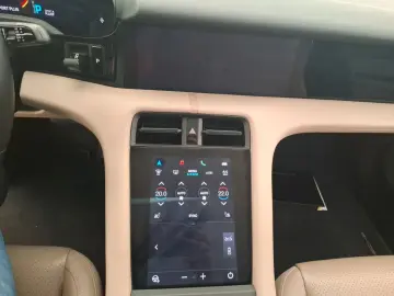 PORSCHE Taycan Plus 5-SITZE PANO WÄRMEPUMPE PASM