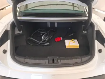 PORSCHE Taycan Plus 5-SITZE PANO WÄRMEPUMPE PASM