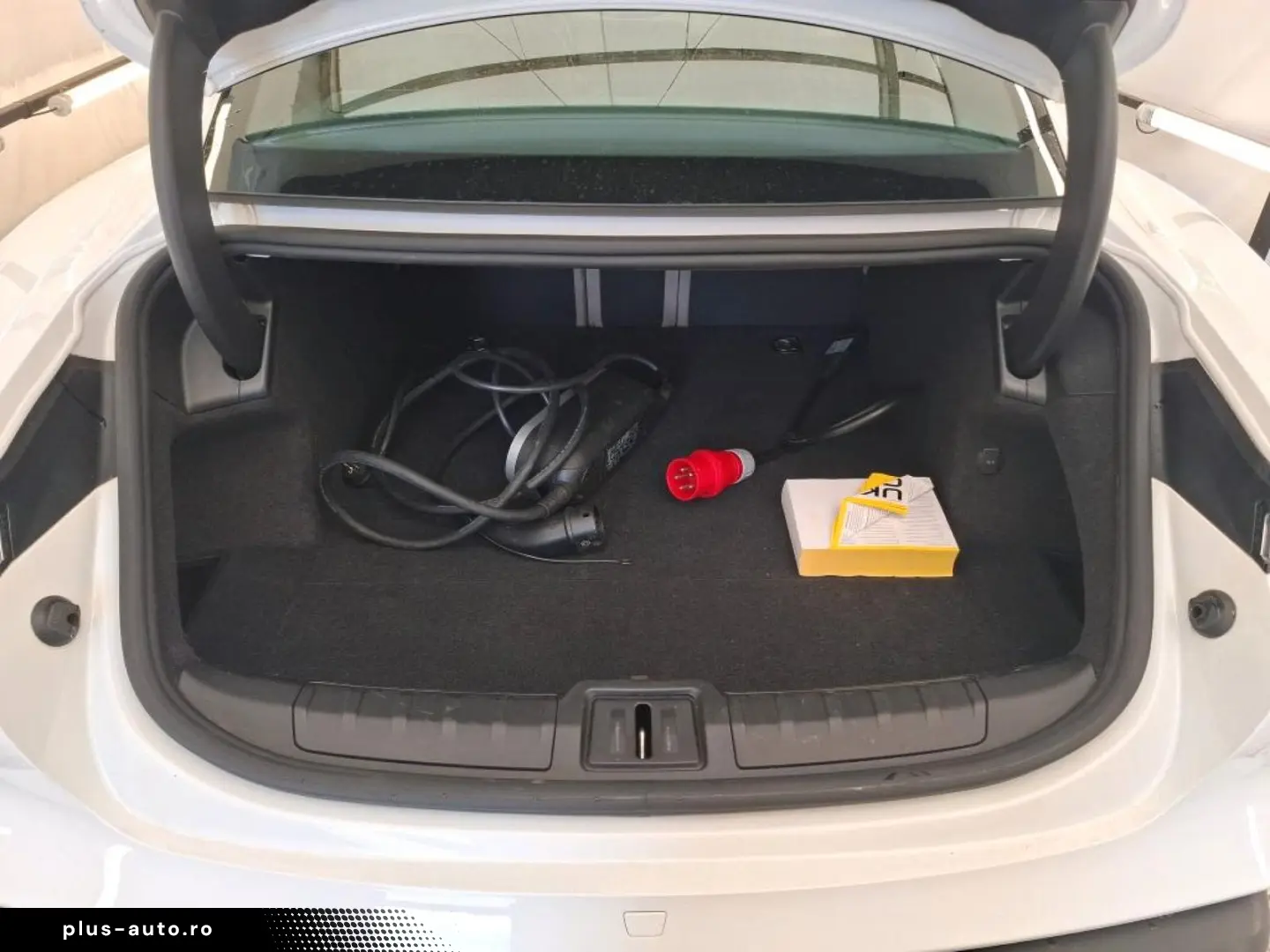 PORSCHE Taycan Plus 5-SITZE PANO WÄRMEPUMPE PASM