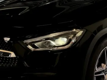 MERCEDES-BENZ GLA 200 AMG