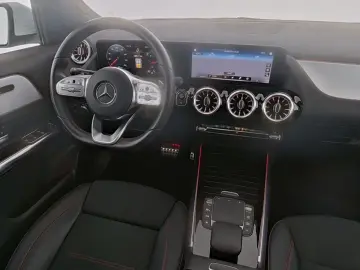 MERCEDES-BENZ GLA 250 AMG