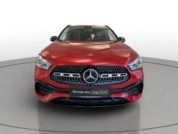 MERCEDES-BENZ GLA 200 AMG