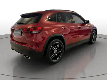 MERCEDES-BENZ GLA 200 AMG