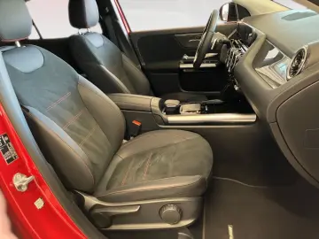 MERCEDES-BENZ GLA 200 AMG