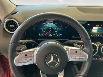 MERCEDES-BENZ GLA 200 AMG