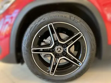 MERCEDES-BENZ GLA 200 AMG