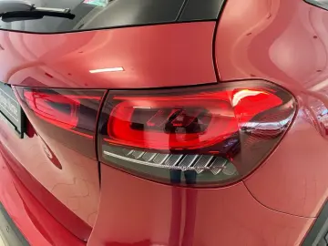 MERCEDES-BENZ GLA 200 AMG