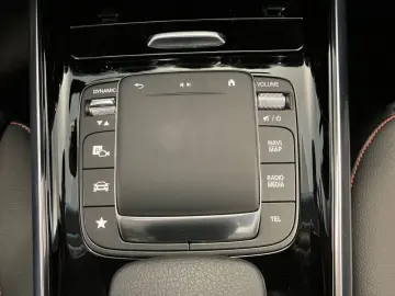 MERCEDES-BENZ GLA 200 AMG