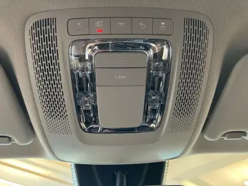 MERCEDES-BENZ GLA 200 AMG