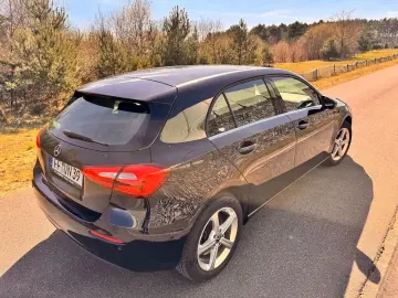 MERCEDES-BENZ A 250 A A 250 e