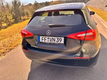 MERCEDES-BENZ A 250 A A 250 e