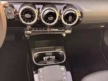 MERCEDES-BENZ A 250 A A 250 e